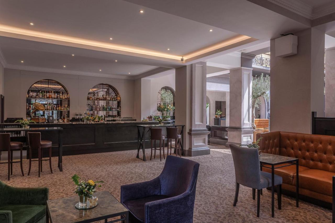 Oatlands Park Hotel Weybridge Exterior photo