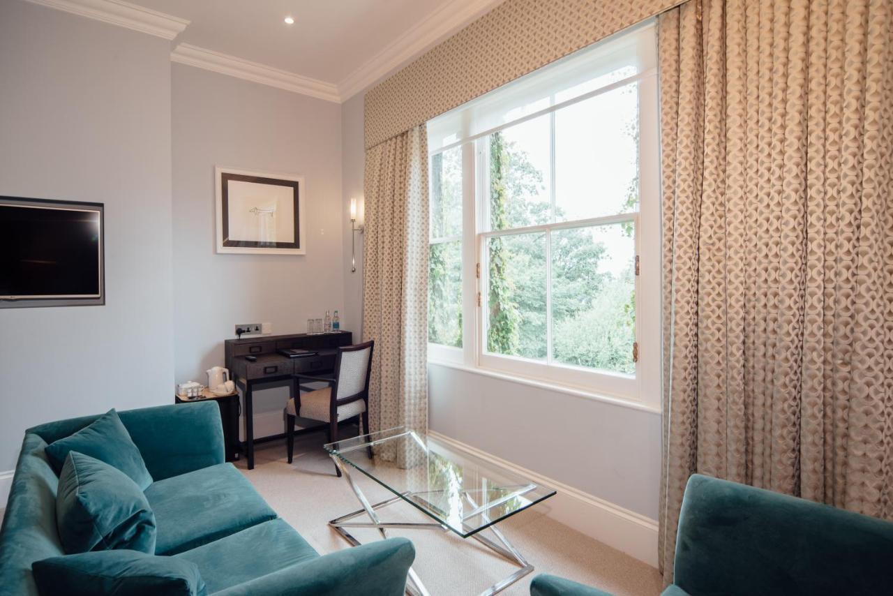 Oatlands Park Hotel Weybridge Exterior photo