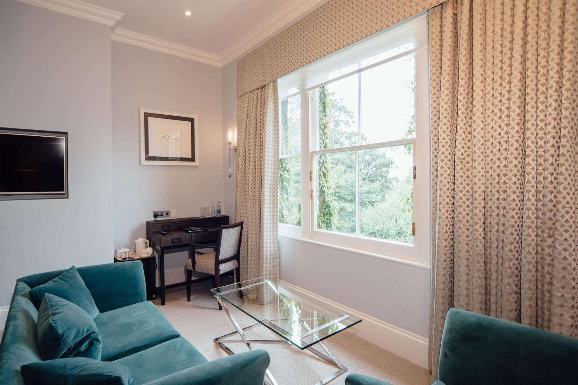 Oatlands Park Hotel Weybridge Exterior photo