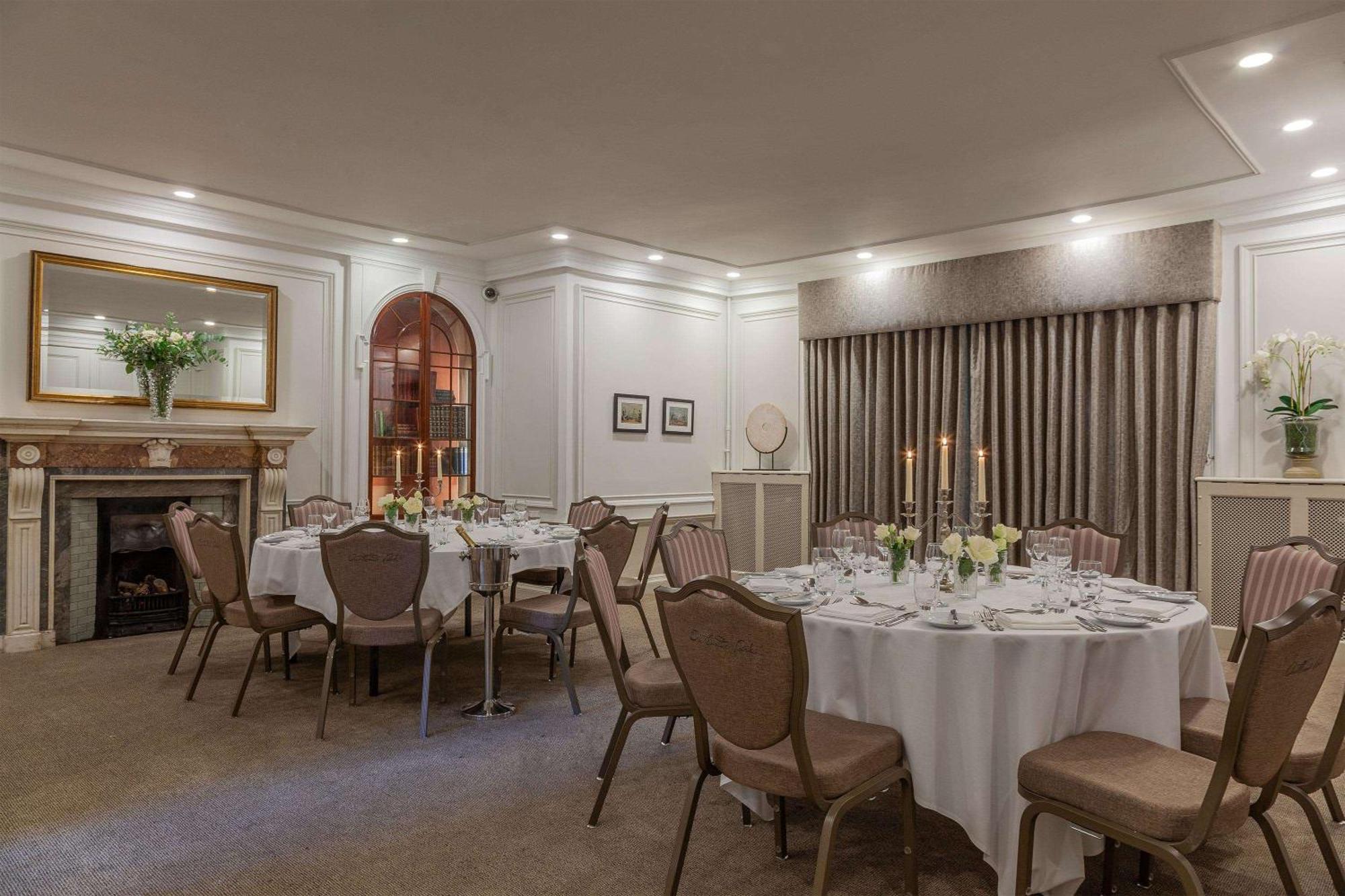 Oatlands Park Hotel Weybridge Exterior photo