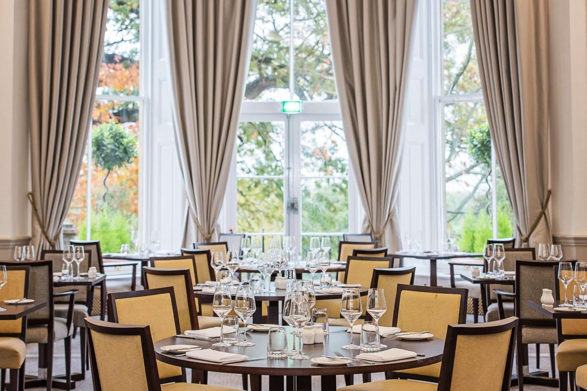 Oatlands Park Hotel Weybridge Exterior photo