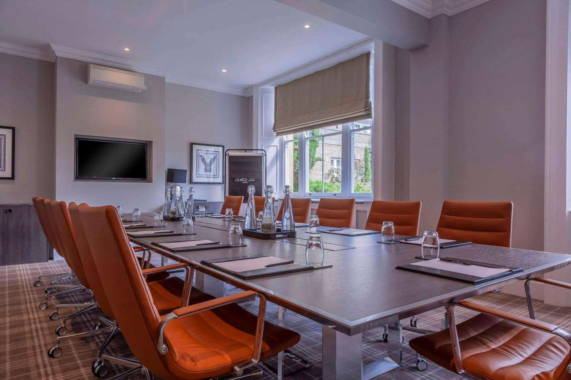 Oatlands Park Hotel Weybridge Exterior photo