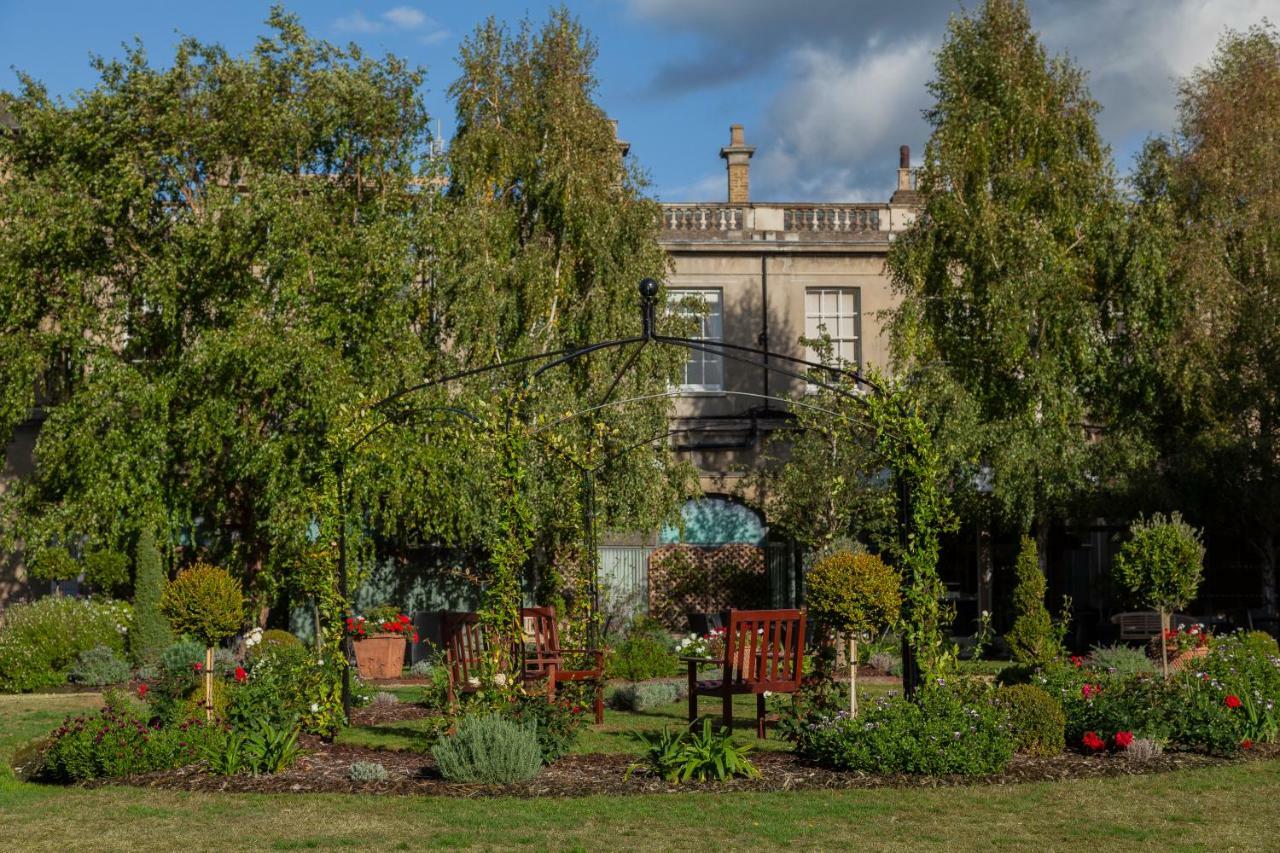 Oatlands Park Hotel Weybridge Exterior photo